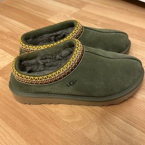 UGG Tasman Slipper-Burnt Olive